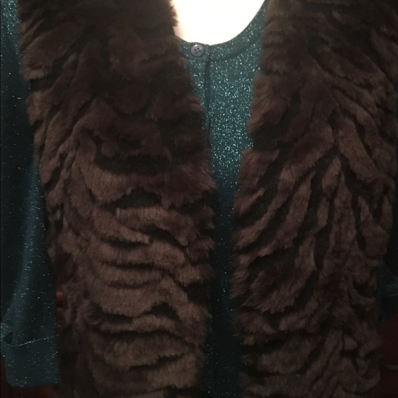 Women’s Dana Buchman  Faux Furry Vest - Picture 2 of 9
